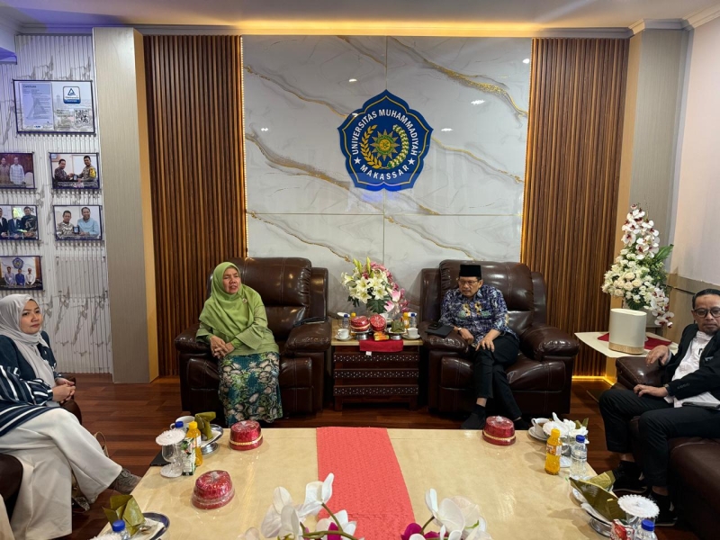 Ketua Majelis Dikdasmen PNF PP Muhammadiyah berkunjung ke Unismuh Makassar - Foto 7