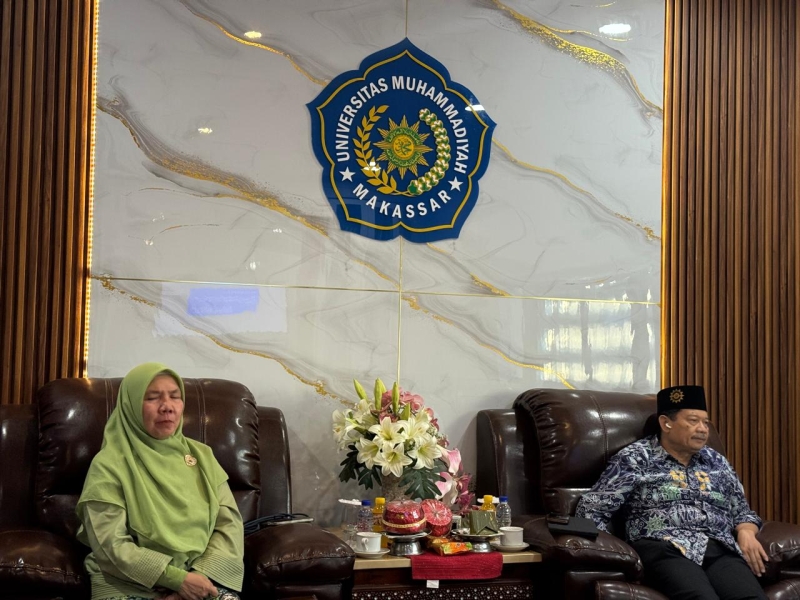 Ketua Majelis Dikdasmen PNF PP Muhammadiyah berkunjung ke Unismuh Makassar - Foto 4