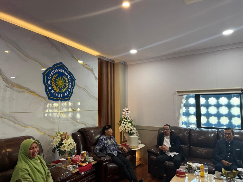 Ketua Majelis Dikdasmen PNF PP Muhammadiyah berkunjung ke Unismuh Makassar - Foto 2
