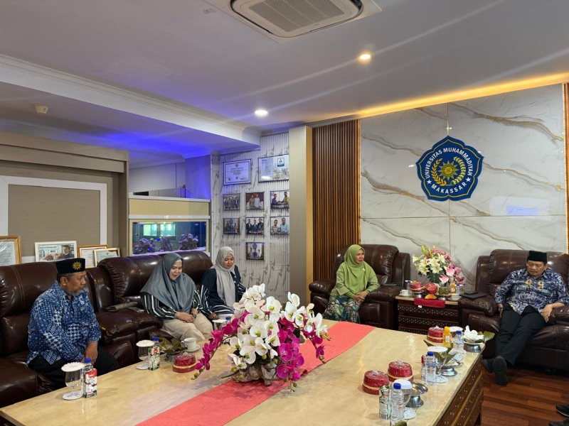 Ketua Majelis Dikdasmen PNF PP Muhammadiyah berkunjung ke Unismuh Makassar - Foto 6